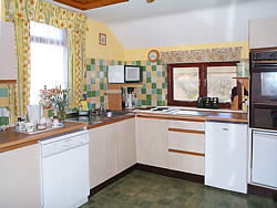 Stable kitchen