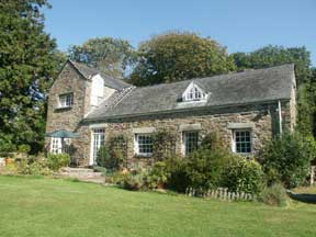 The Coach House a grade 11 listed dating back to 1850 offerring spacious bed and breakfast.in a quiet location set in its own grounds between Newquay and Truro